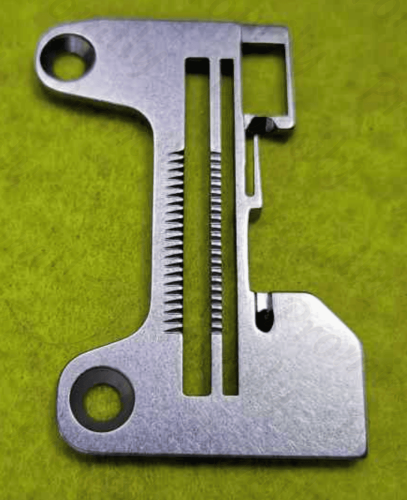 Пластина игольная 277502Р15 (20715010) с отверстием под леску от магазина Promily в Санкт-Петербурге