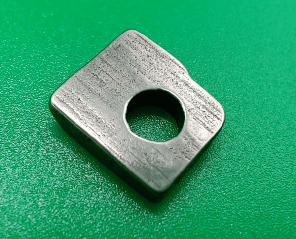 Прижимная пластина 2610-4-4 от магазина Promily в Санкт-Петербурге